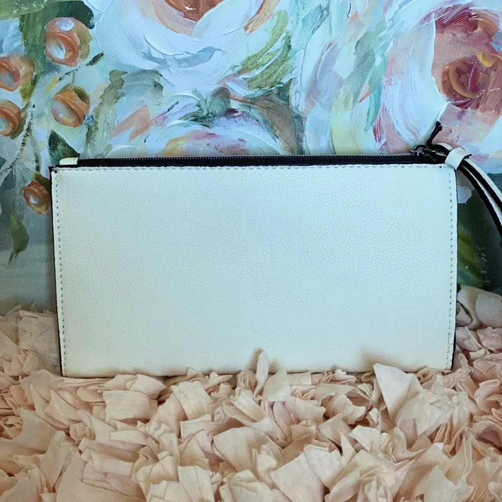 Victoria Secret Wallet - Picture 4 of 4
